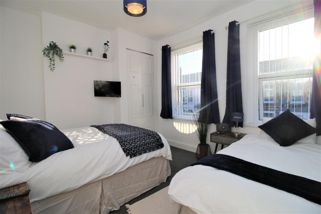 Three Bedroom Townhouse - Free Local Parking - By Property Promise คาร์ดิฟฟ์ ภายนอก รูปภาพ