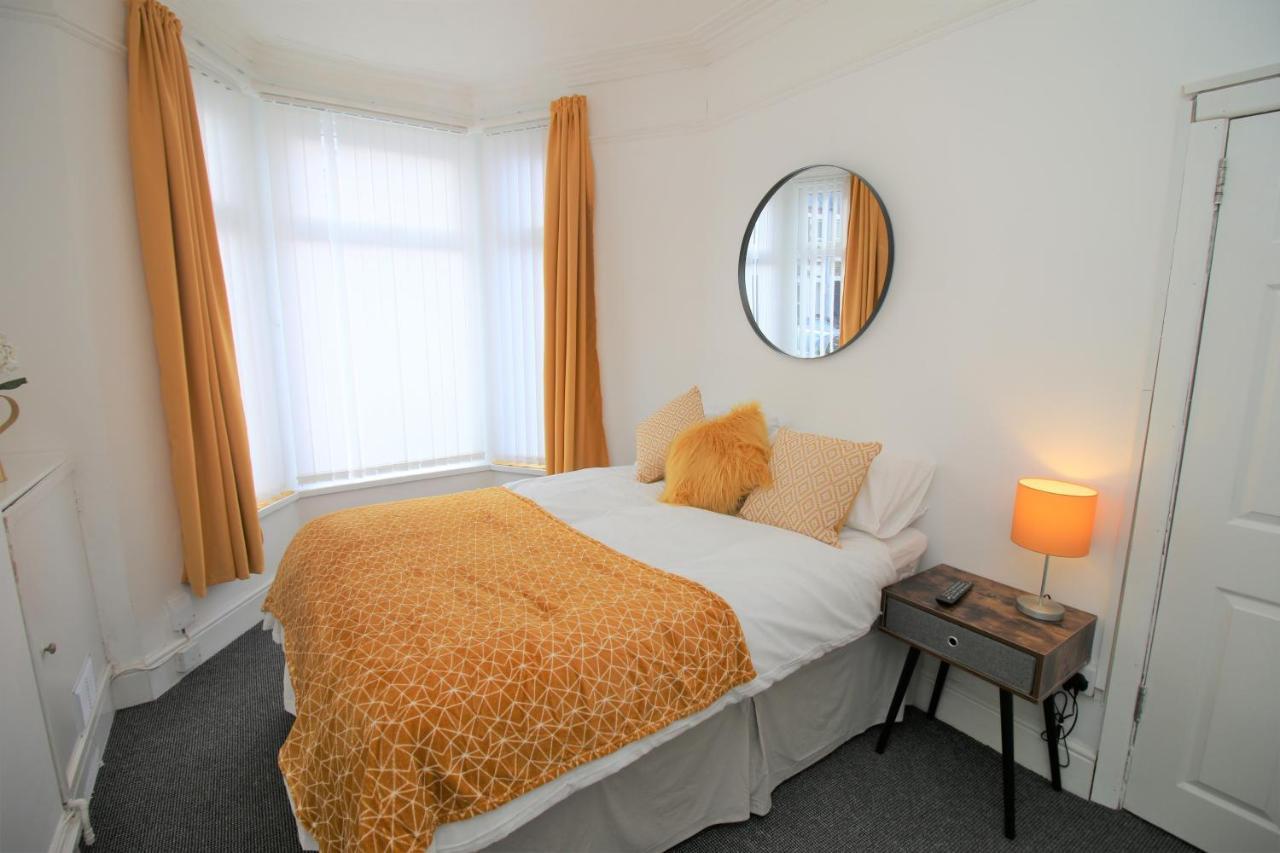 Three Bedroom Townhouse - Free Local Parking - By Property Promise คาร์ดิฟฟ์ ภายนอก รูปภาพ