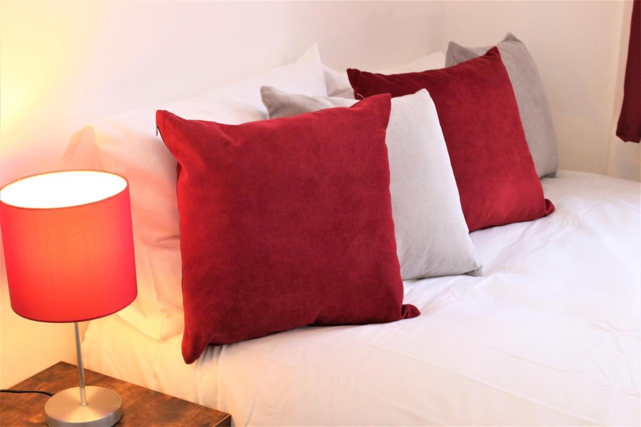 Three Bedroom Townhouse - Free Local Parking - By Property Promise คาร์ดิฟฟ์ ภายนอก รูปภาพ