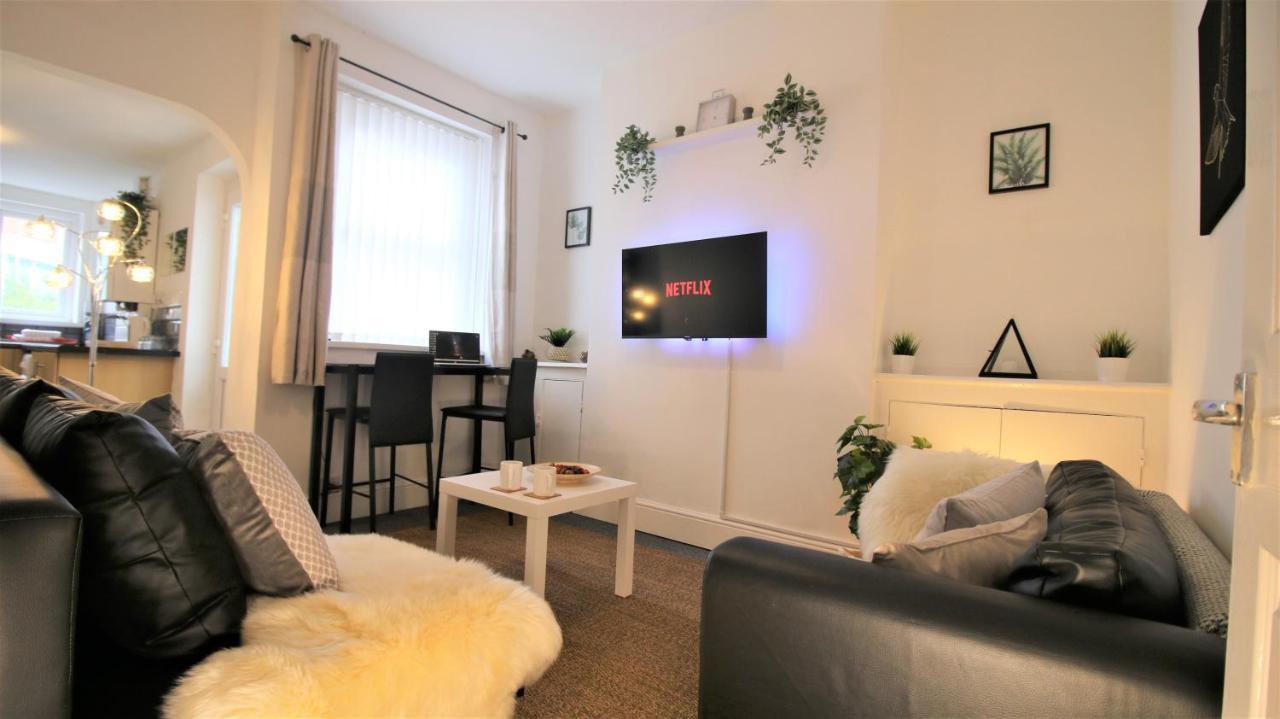 Three Bedroom Townhouse - Free Local Parking - By Property Promise คาร์ดิฟฟ์ ภายนอก รูปภาพ