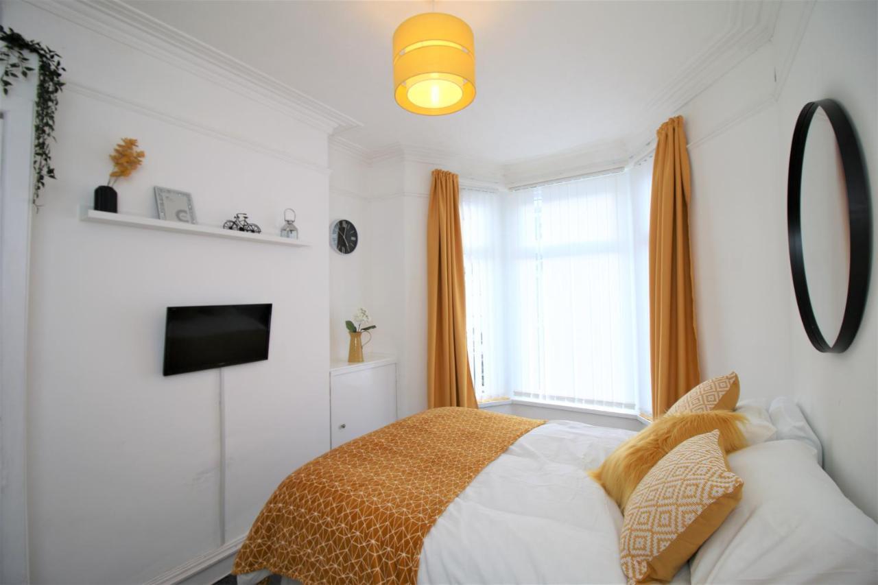 Three Bedroom Townhouse - Free Local Parking - By Property Promise คาร์ดิฟฟ์ ภายนอก รูปภาพ