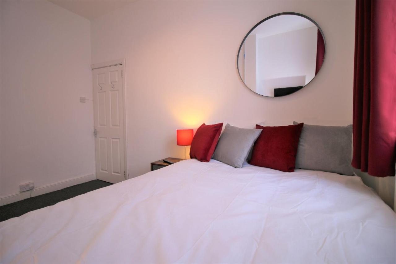 Three Bedroom Townhouse - Free Local Parking - By Property Promise คาร์ดิฟฟ์ ภายนอก รูปภาพ