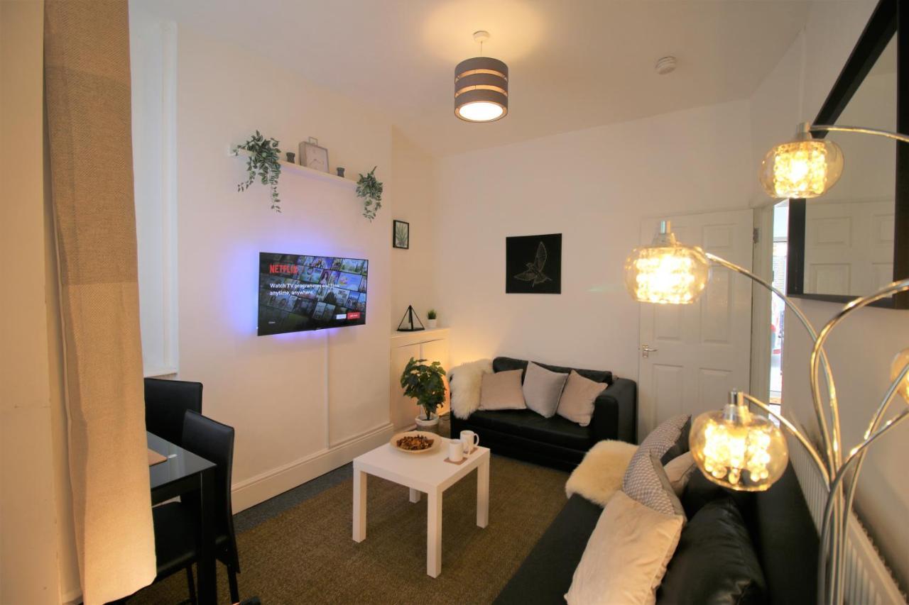 Three Bedroom Townhouse - Free Local Parking - By Property Promise คาร์ดิฟฟ์ ภายนอก รูปภาพ